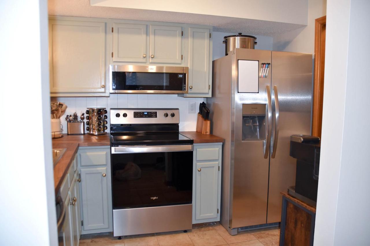 Cozy Mountain Getaway! Mountain Views! 2 Bed, 2 Bath, Sleeps 6 Lejlighed Gatlinburg Eksteriør billede