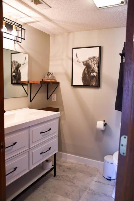 Cozy Mountain Getaway! Mountain Views! 2 Bed, 2 Bath, Sleeps 6 Lejlighed Gatlinburg Eksteriør billede